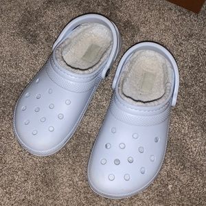 light blue fuzzy crocs